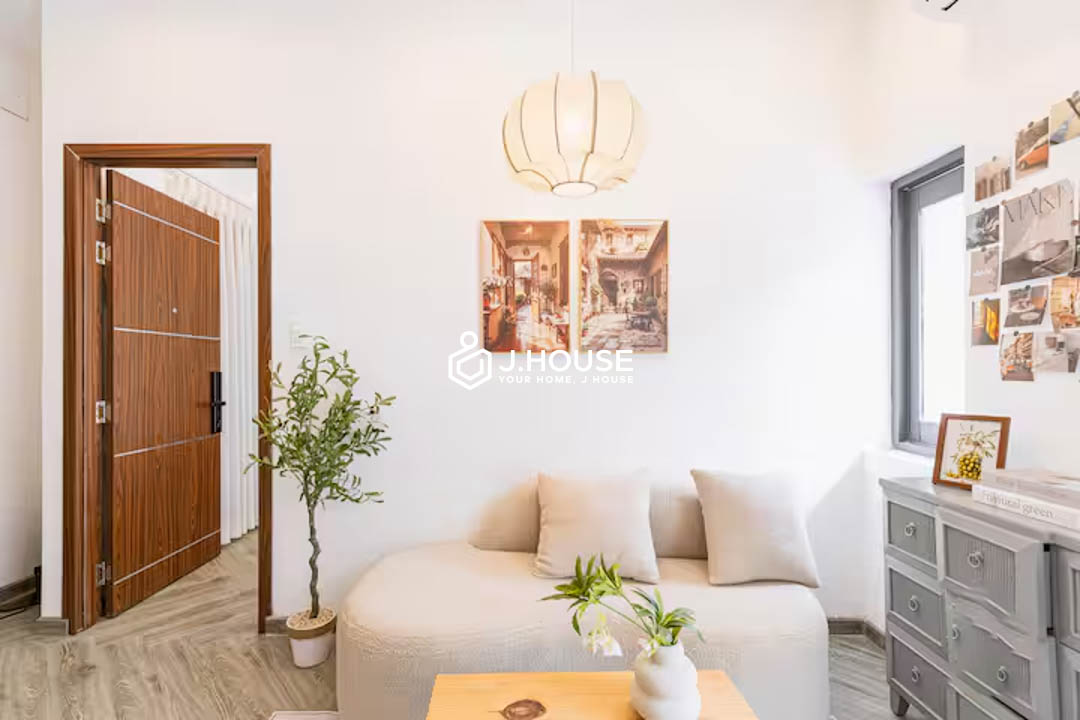  Aesthetic 1-Bedroom Apartment For Rent in Da Kao, District 1 - Glowing Ember