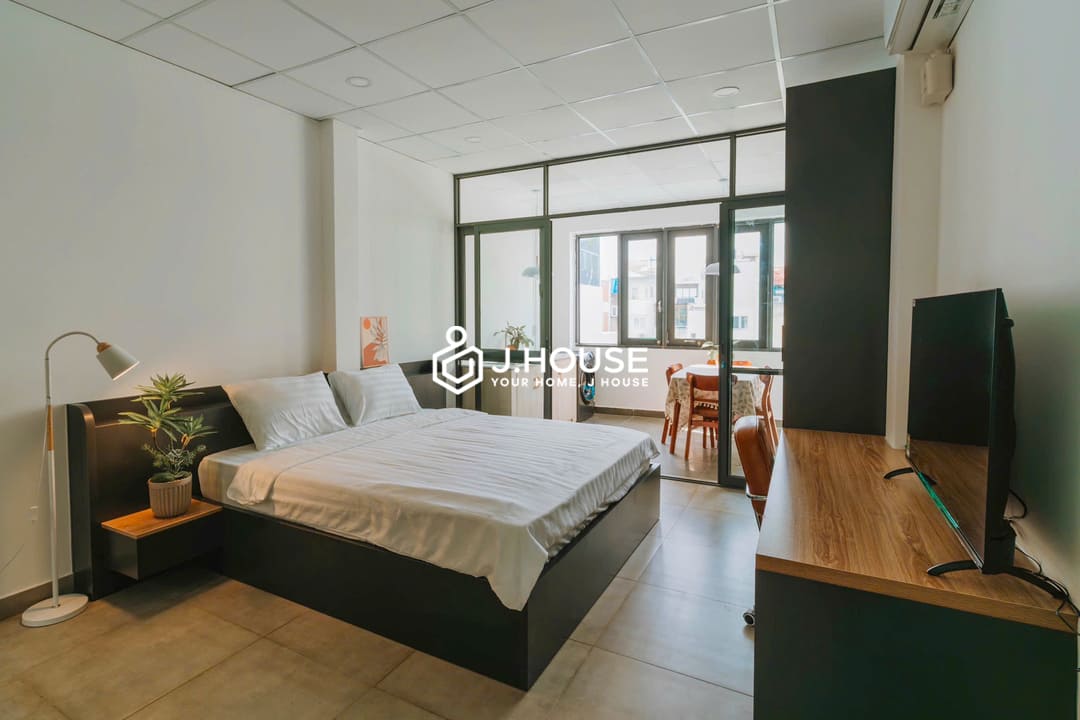 Cozy 1-Bedroom Apartment For Rent in District 3 - Shome