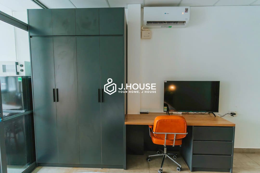 Cozy 1-Bedroom Apartment For Rent in District 3 - Shome