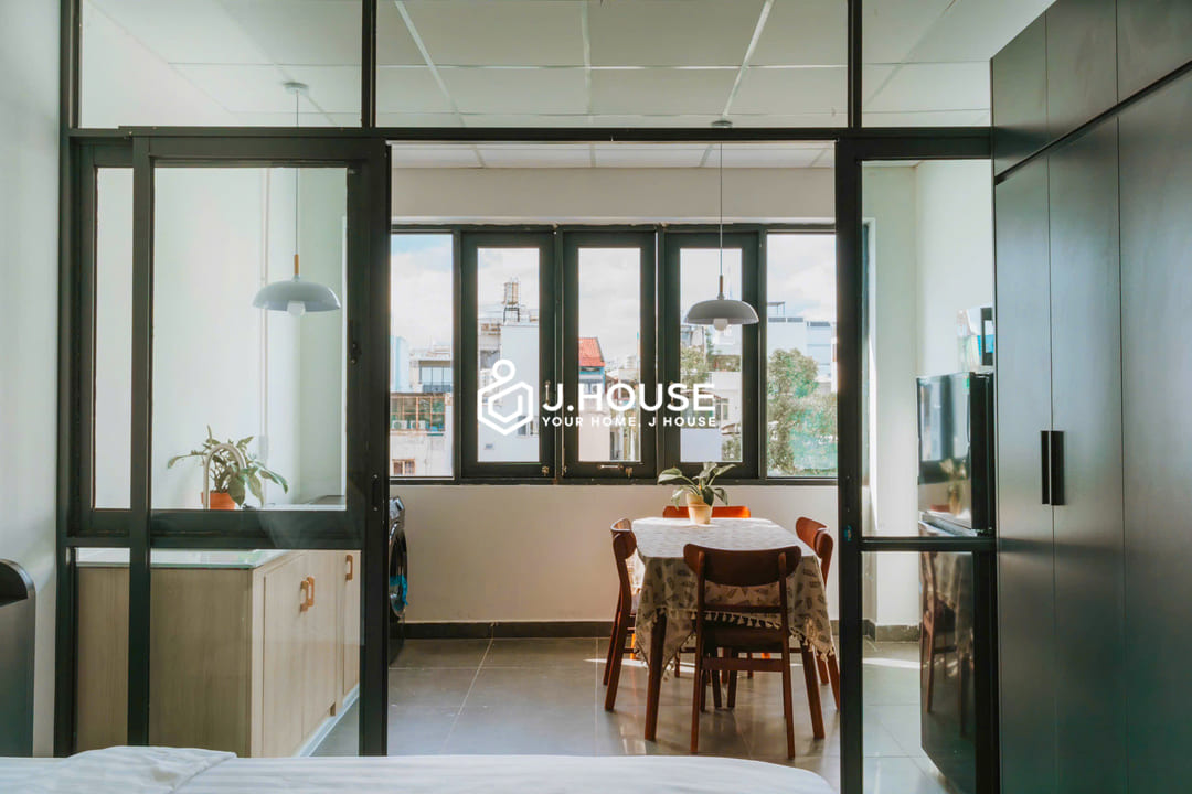 Cozy 1-Bedroom Apartment For Rent in District 3 - Shome