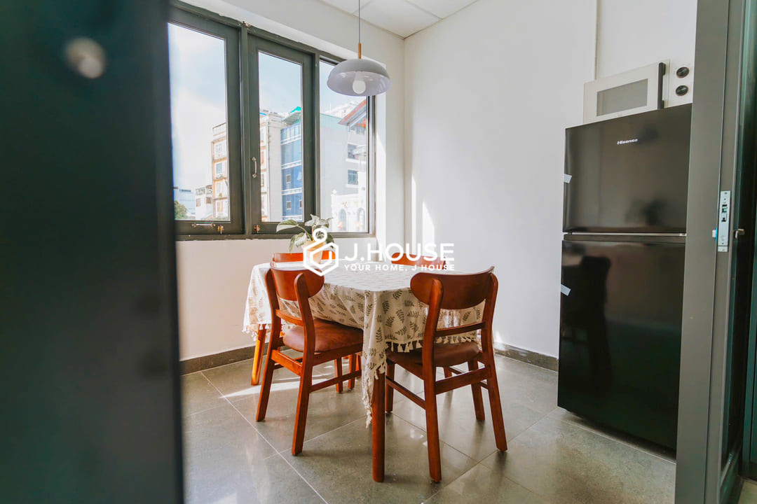 Cozy 1-Bedroom Apartment For Rent in District 3 - Shome