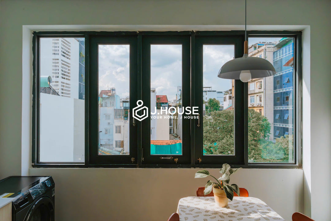 Cozy 1-Bedroom Apartment For Rent in District 3 - Shome