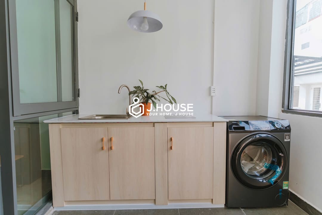 Cozy 1-Bedroom Apartment For Rent in District 3 - Shome