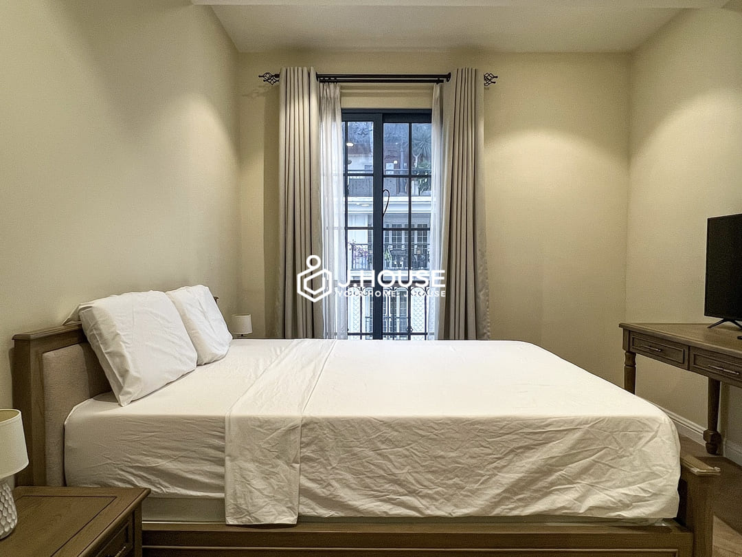 2 Bedroom Apartment for Rent in Thao Dien, D2 with Bathtub, Jacuzzi & BBQ Area - Serena Bahuan