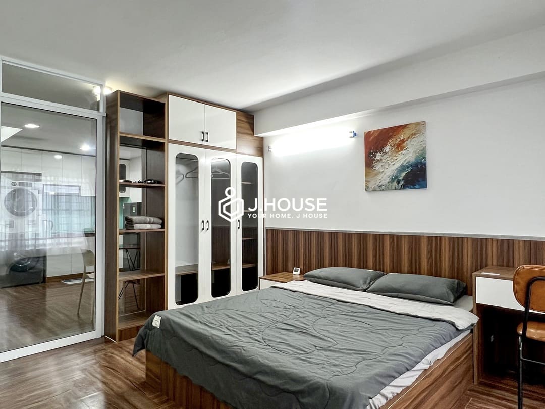 Bright 1 br apartment for rent in District 1, HCMC - Nguyen Gia Apartment