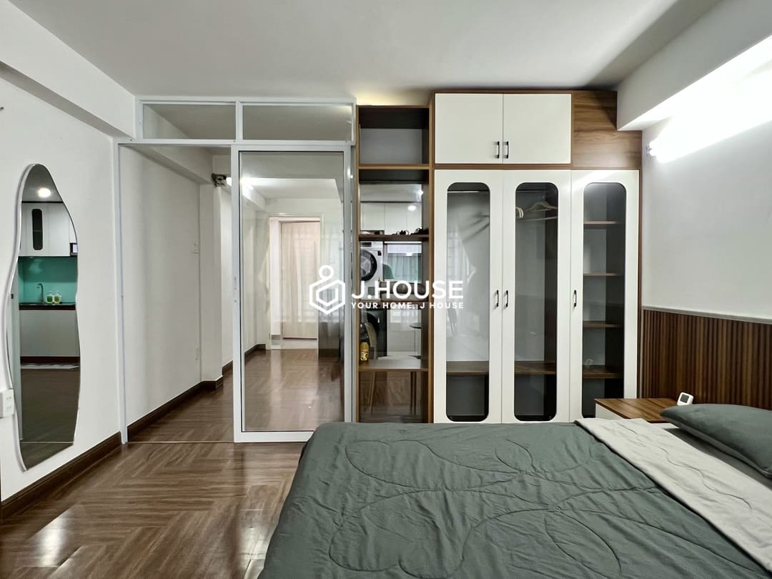 Bright 1 br apartment for rent in District 1, HCMC - Nguyen Gia Apartment