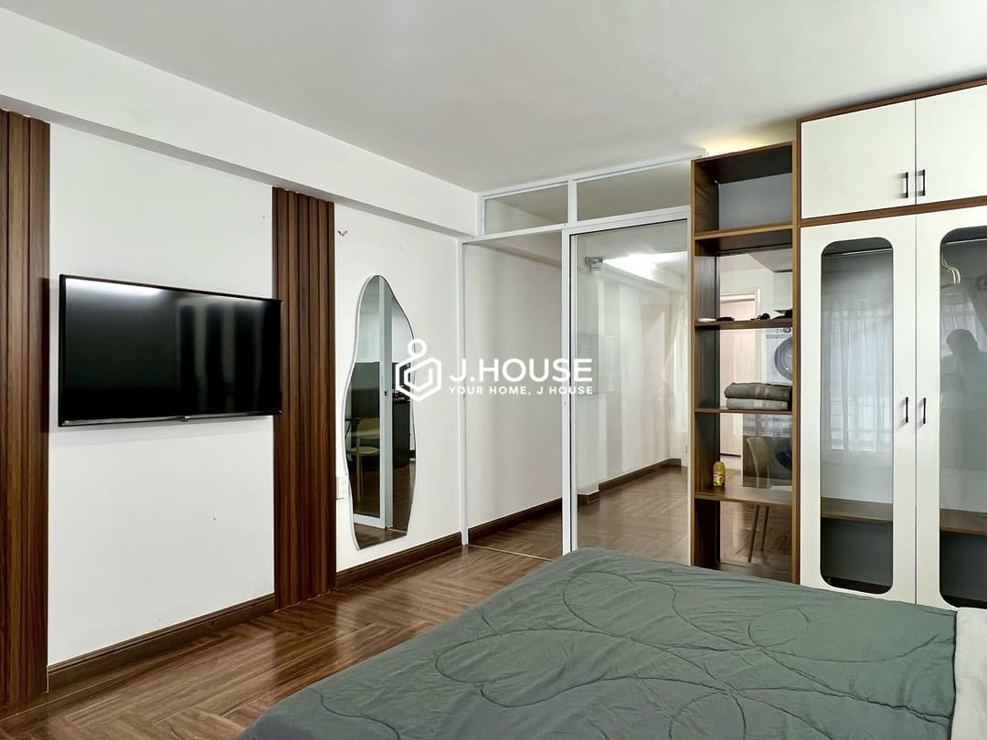 Bright 1 br apartment for rent in District 1, HCMC - Nguyen Gia Apartment