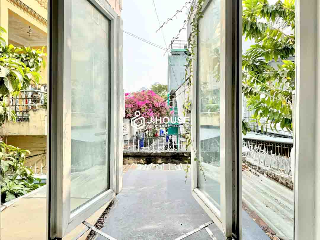 Bright Studio Apartment For Rent in Binh Thanh - Minh Long Apartment-