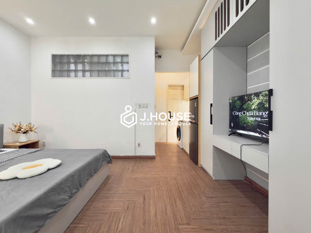 Bright Studio with Private Washer For Rent in District 7 - HL Apartment-