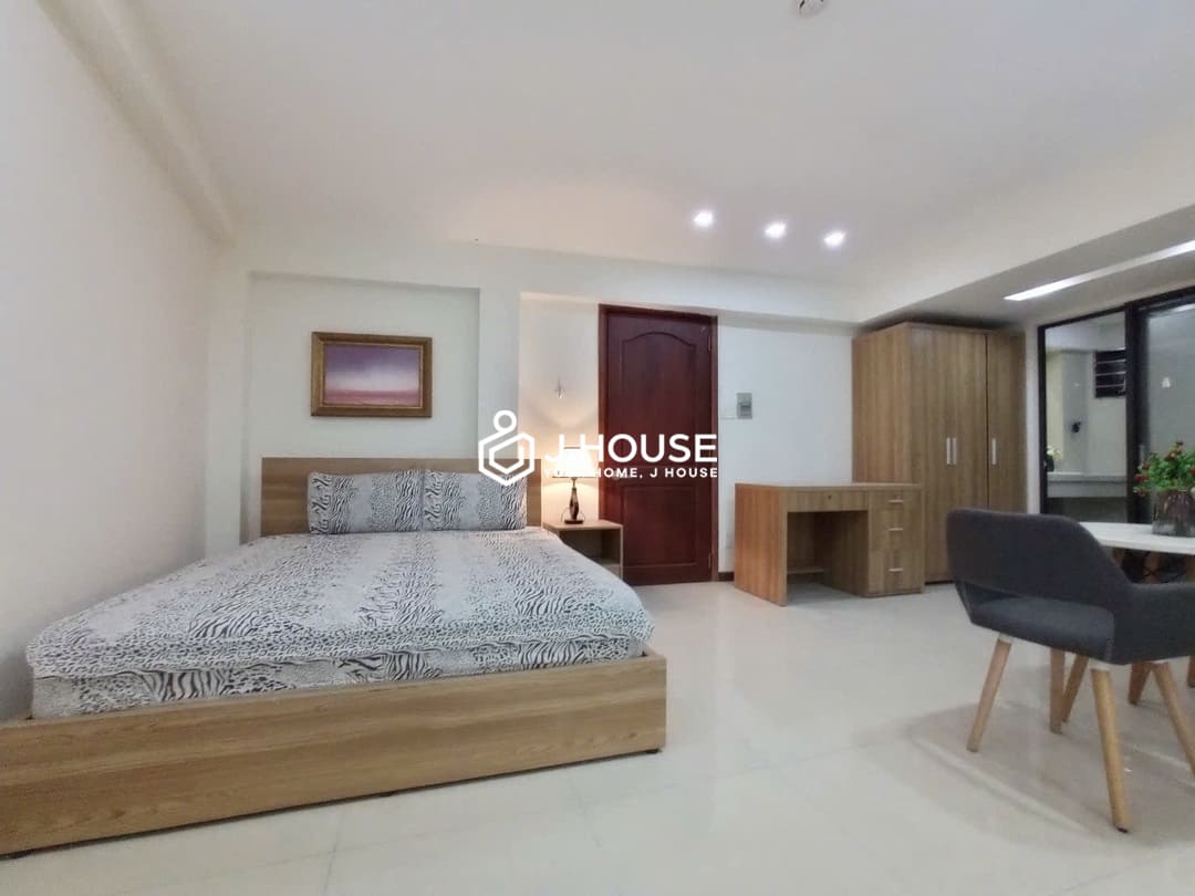 Bright studio apartment for rent in Binh Thanh District, HCMC