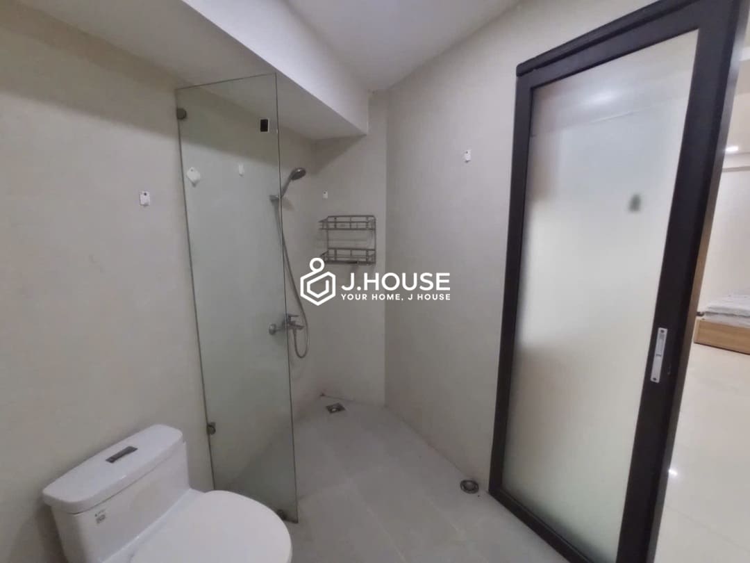 Bright studio apartment for rent in Binh Thanh District, HCMC