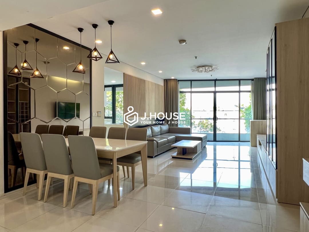 Bright 2 Bedroom City Garden Apartment with Balcony and Washer 1 City Garden Apartment for rent - Spacious 2 BR apartment with balcony, good rent