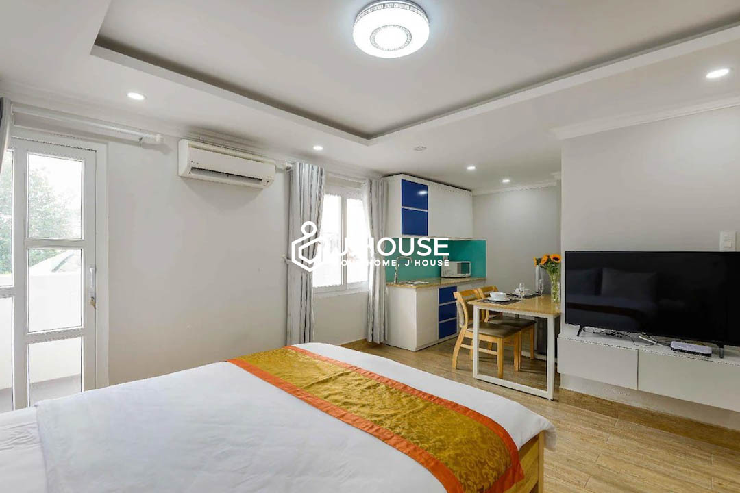 Cozy Deluxe Studio With Balcony For Rent in D7 at Warm Ways 3 Apartment