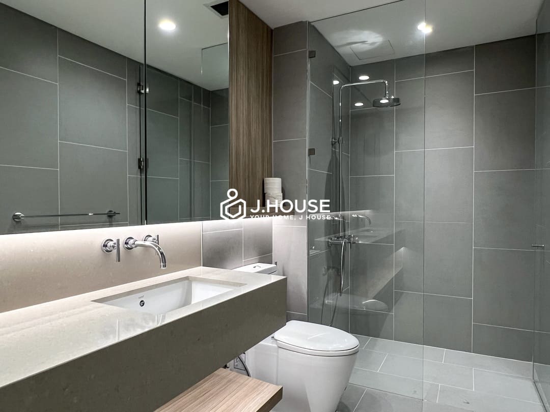 Modern 3-bedroom apartment for rent at City Garden, Binh Thanh District, HCMC