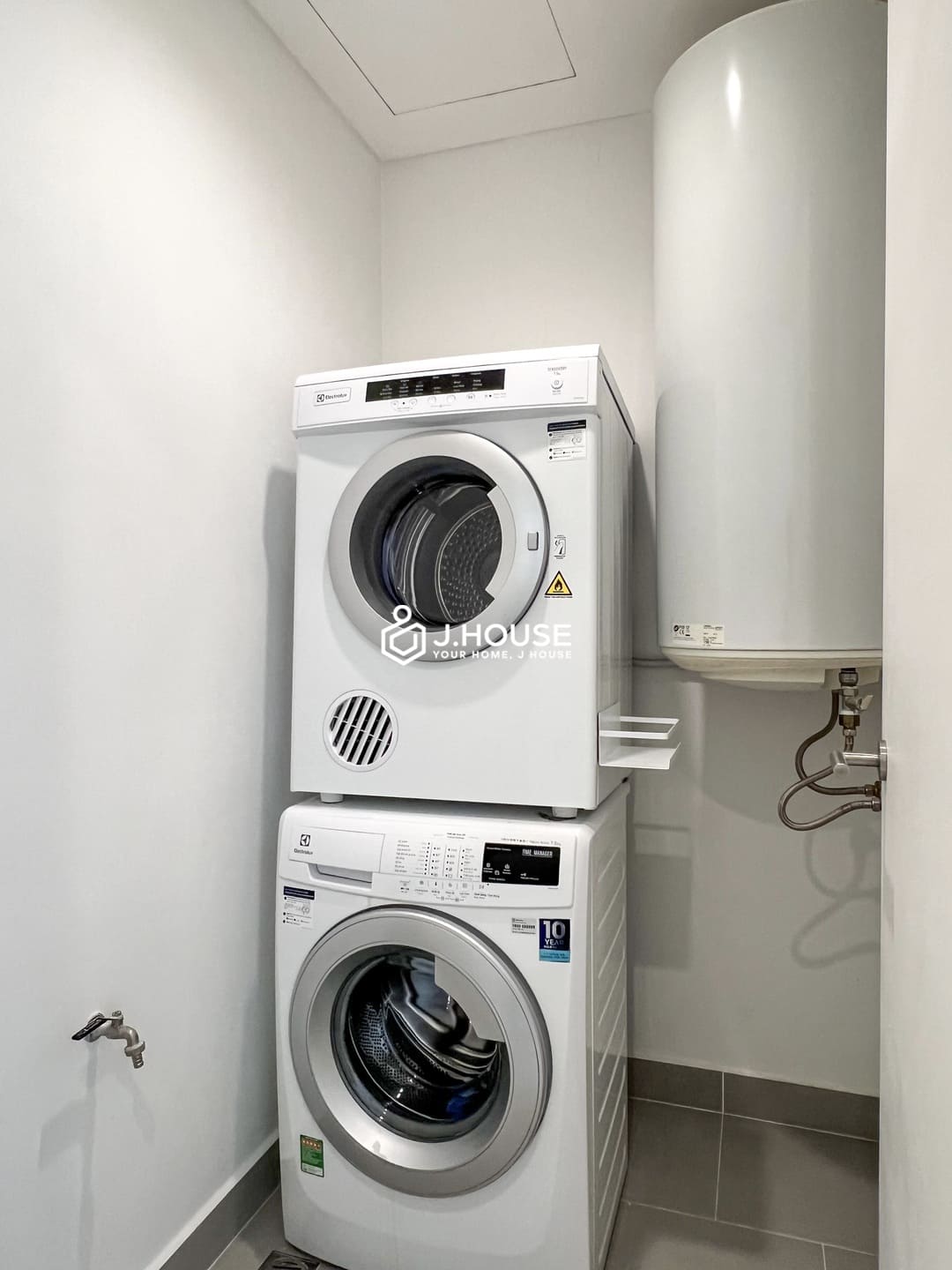 Modern 3-bedroom apartment for rent at City Garden, Binh Thanh District, HCMC