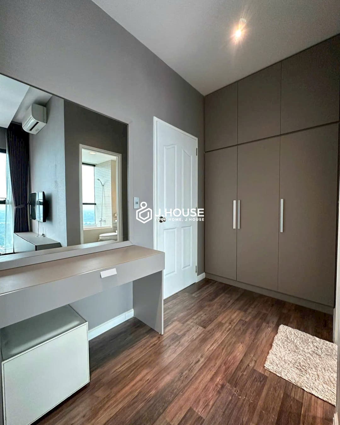 The Ascent Condominium for rent - 2 bedroom with river view, high floor