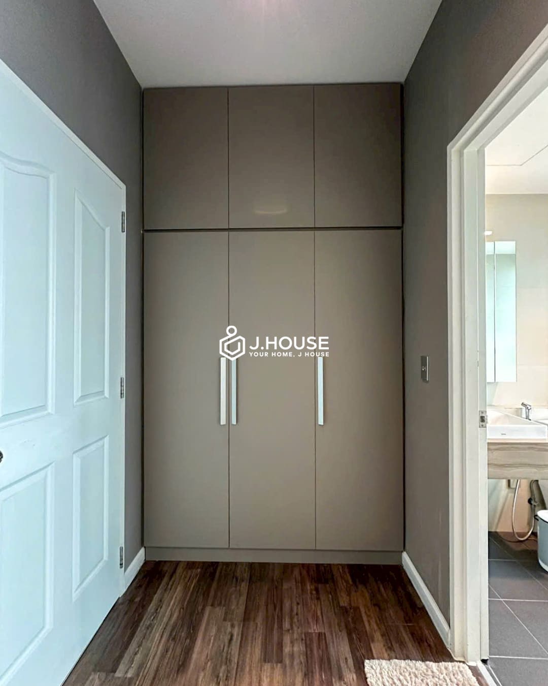 The Ascent Condominium for rent - 2 bedroom with river view, high floor