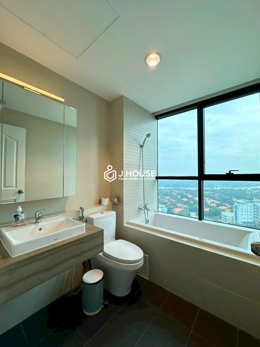 The Ascent Condominium for rent - 2 bedroom with river view, high floor