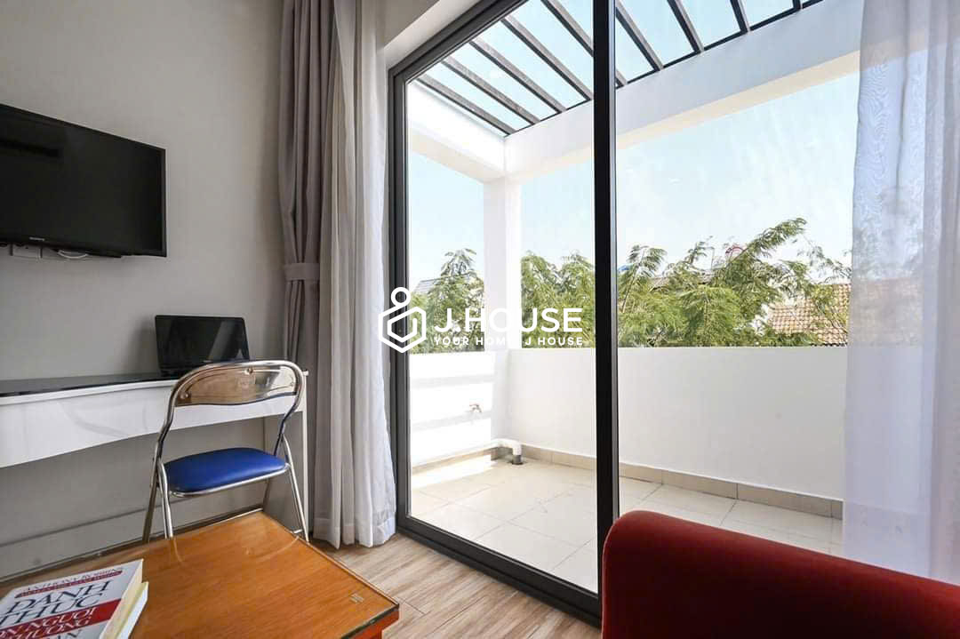 Bright 1-Bedroom with Spacious Balcony For Rent in D7 - Genie Apartment