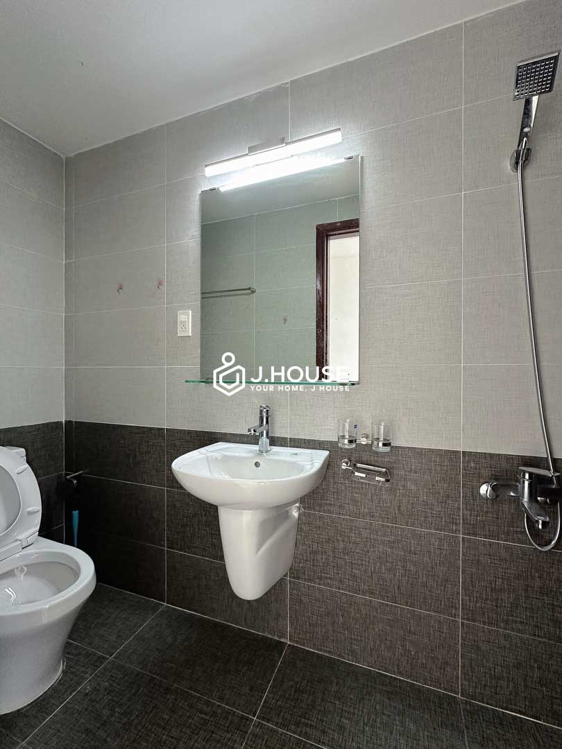 bright-2-bedroom-apartment-for-rent-in-phu-nhuan-at-lucy-house-6