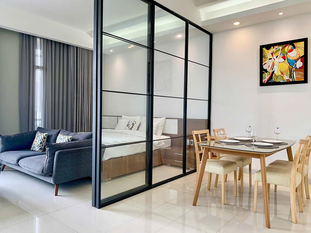 bright-2-bedroom-serviced-apartment-rent-le-van-sy-tan-binh-2