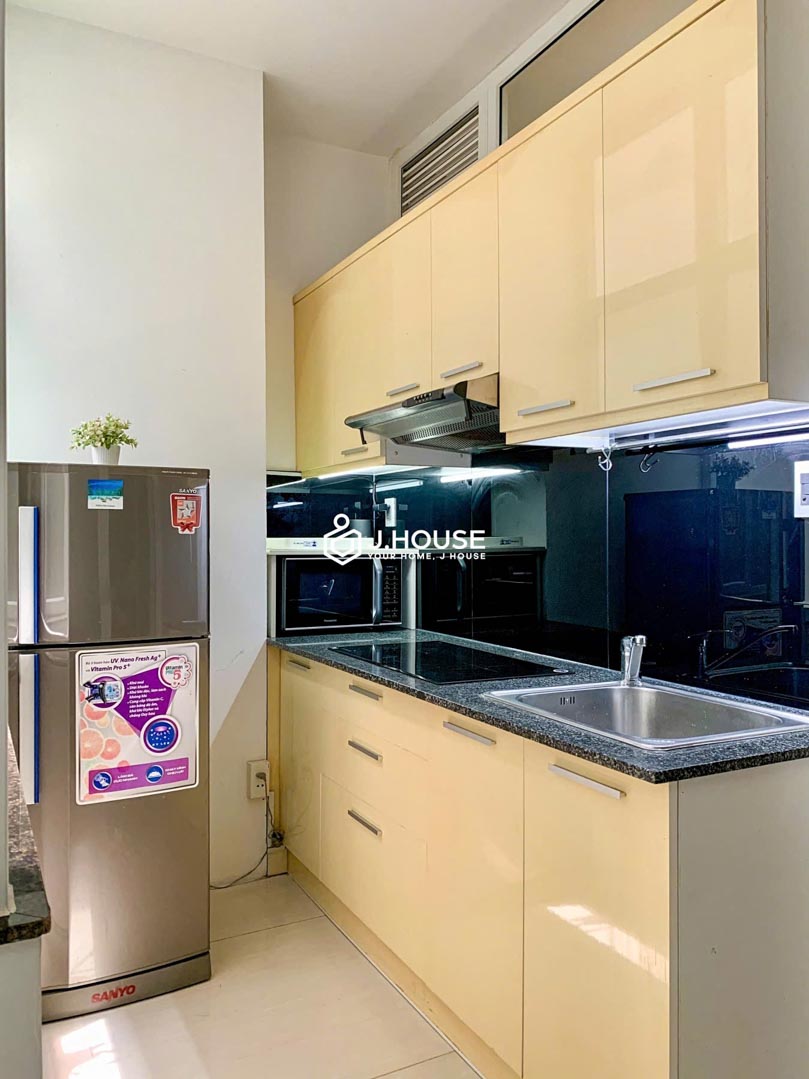 bright-2-bedroom-serviced-apartment-rent-le-van-sy-tan-binh-9