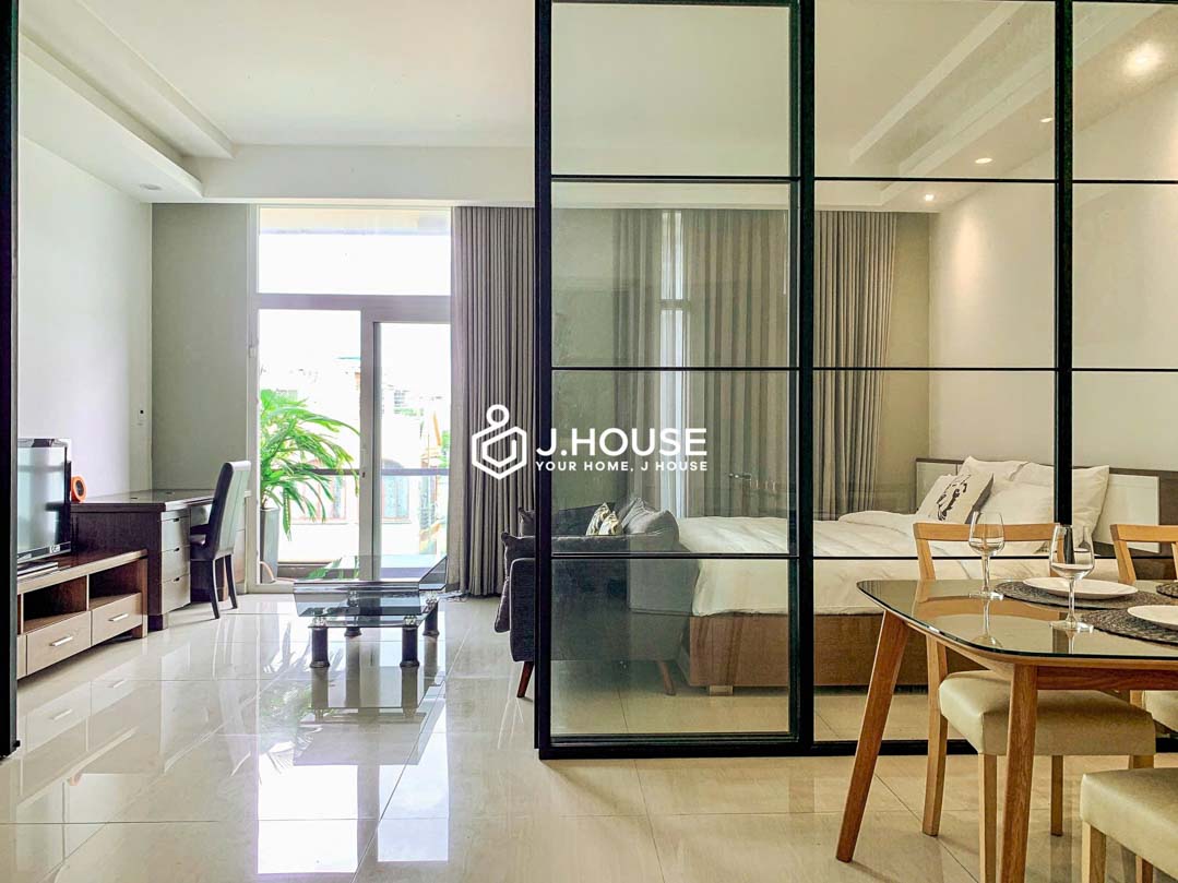 bright-2-bedroom-serviced-apartment-rent-le-van-sy-tan-binh