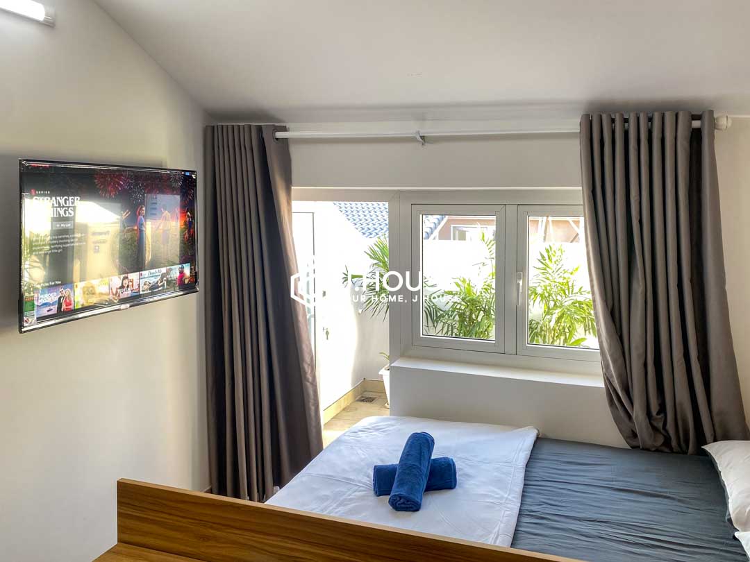 Bright Studio With Balcony For Rent in District 7 at Lynh Apartment