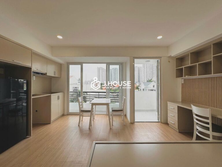 bright-studio-apartment-for-rent-in-an-phu-d2-everhome-101-5