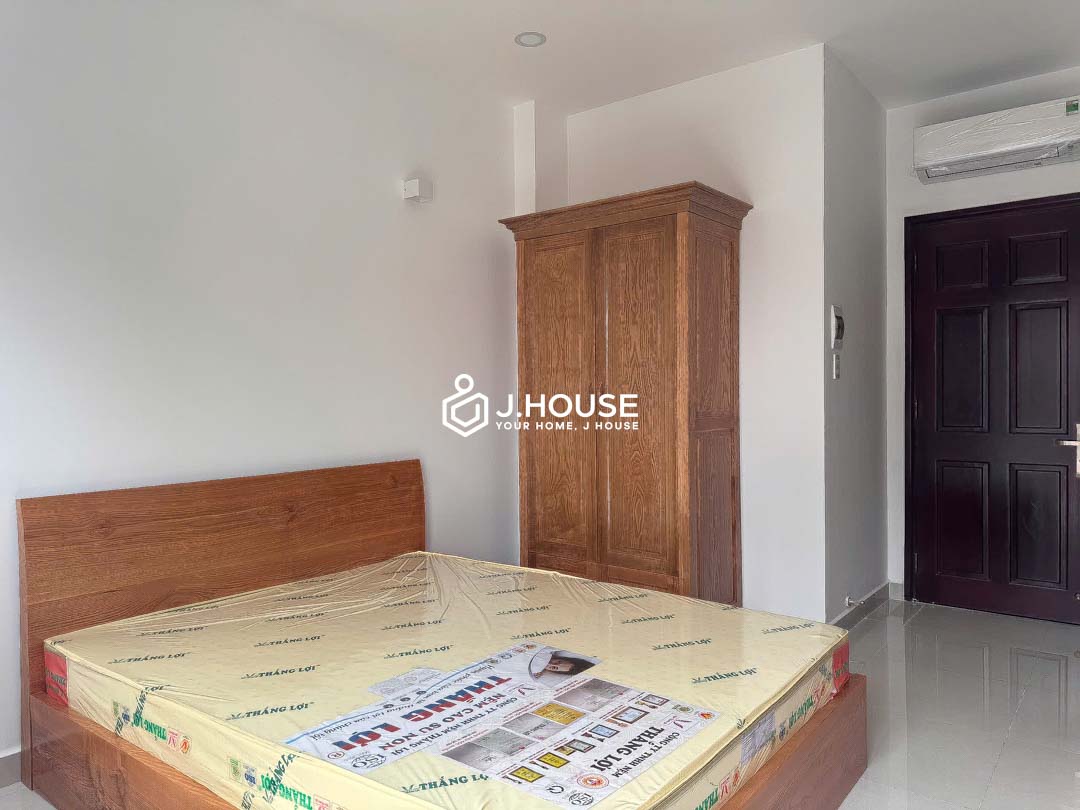 bright-studio-apartment-for-rent-in-tan-binh-at-leotina-3-x02-0