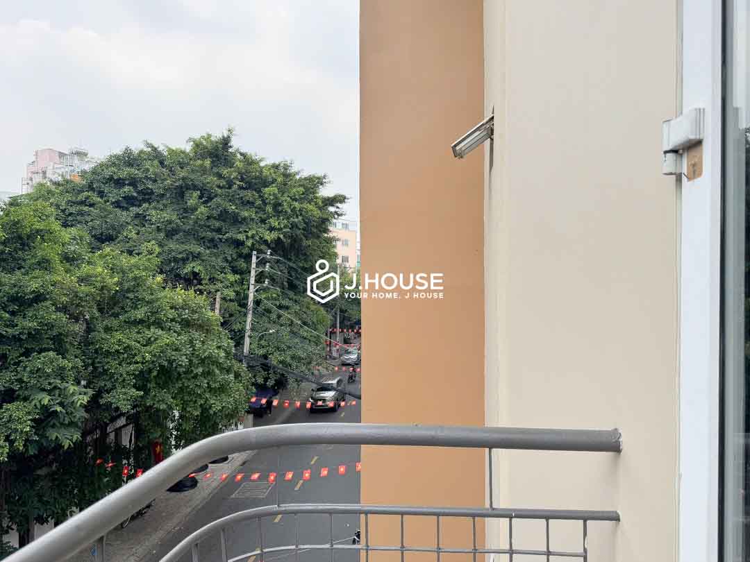 Bright Studio Apartment For Rent in Tan Binh near Airport - MK House