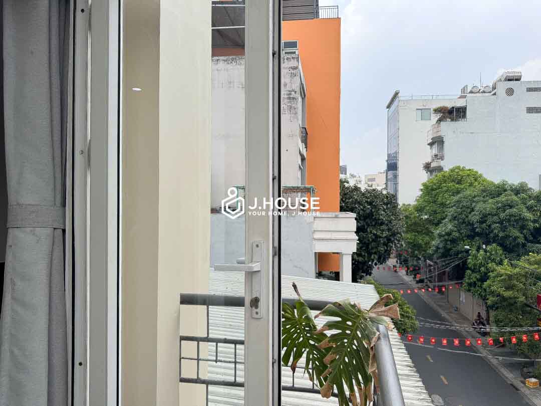 Bright Studio Apartment For Rent in Tan Binh near Airport - MK House