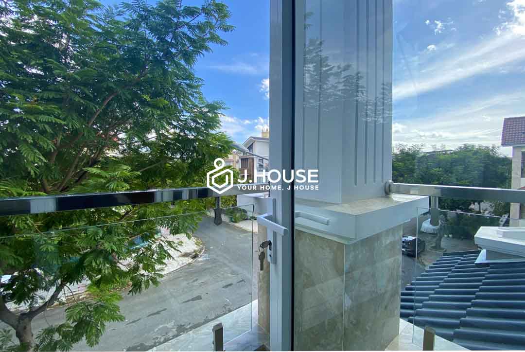 bright-studio-for-rent-in-district-7-hcmc-lynh-apartment-4