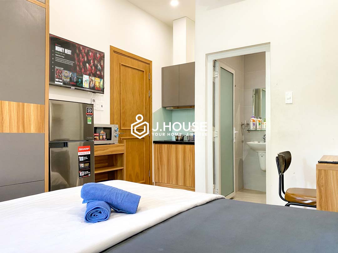 Bright Studio with Large Window For Rent in District 7 at Lynh Apartment