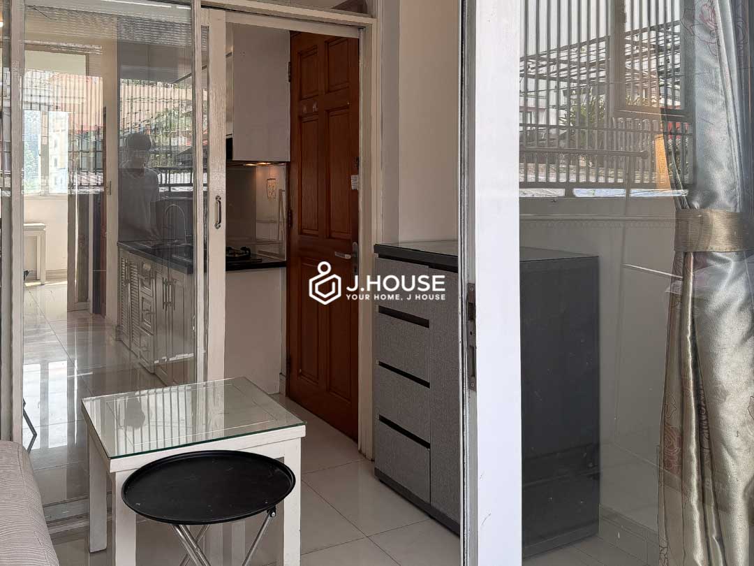 Cozy 1 bedroom with large windows for rent in Tan Binh