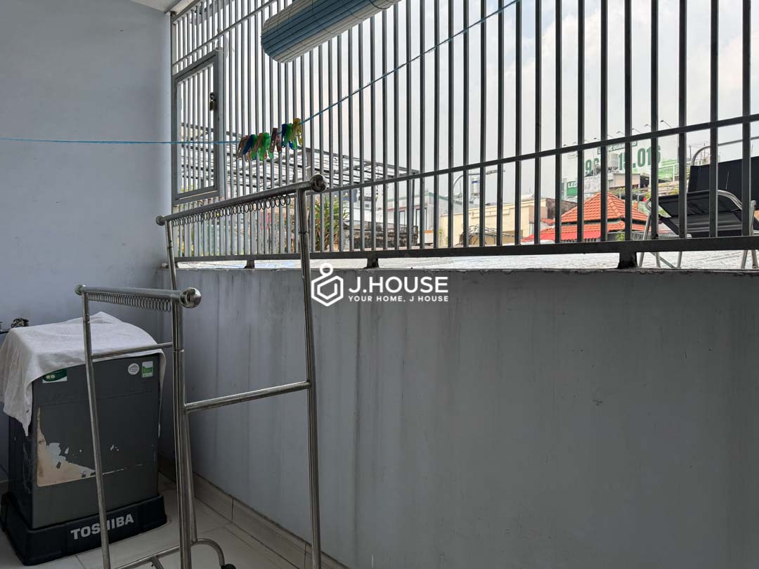 Cozy 1 bedroom with large windows for rent in Tan Binh