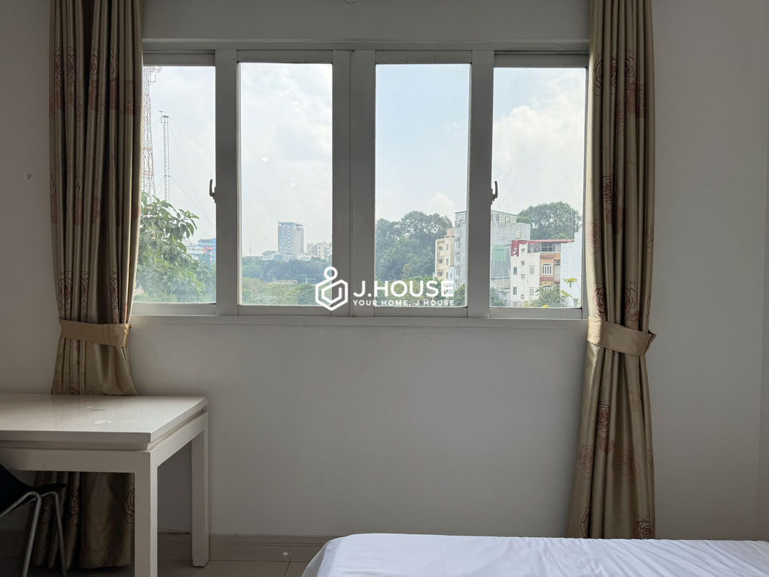 Cozy 1 bedroom with large windows for rent in Tan Binh