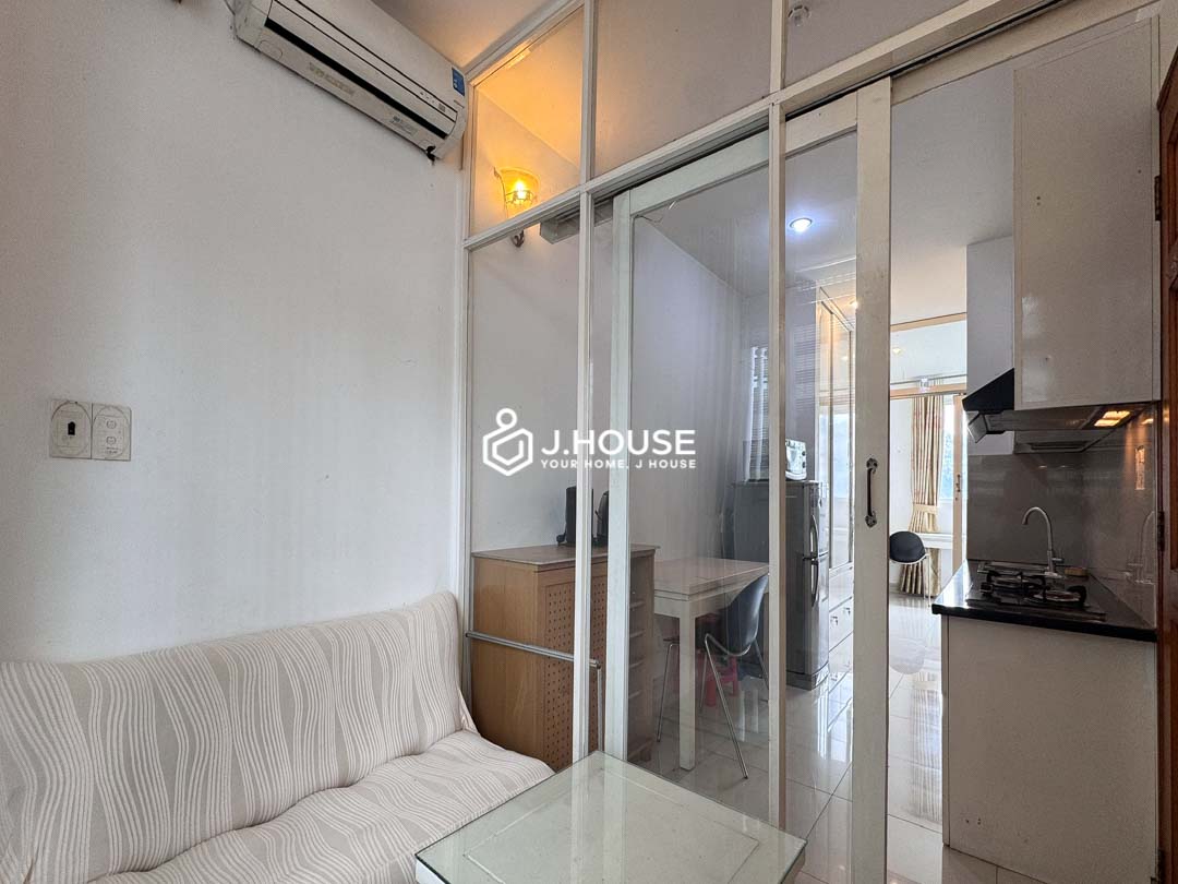 Cozy 1 bedroom with large windows for rent in Tan Binh
