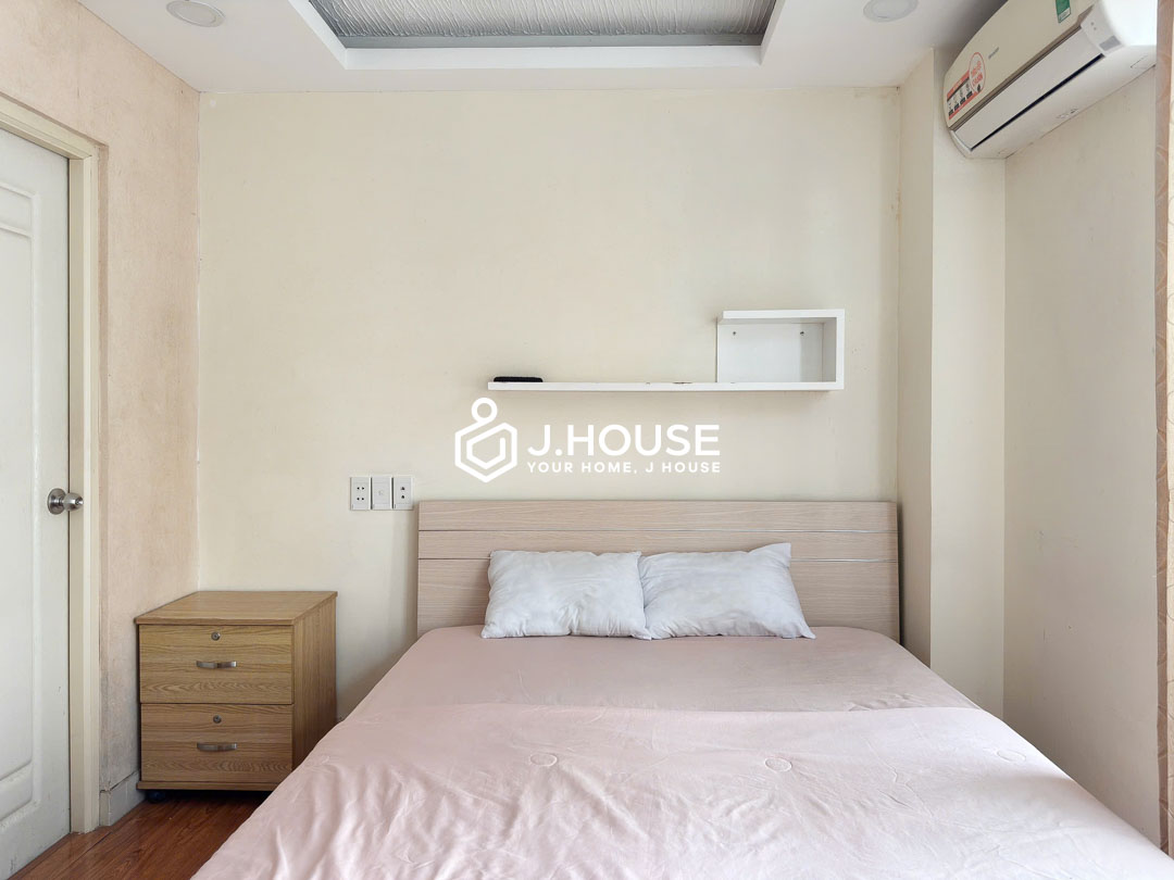 cozy-2br-apartment-for-rent-near-tsn-airport-in-phu-nhuan-at-damara-3