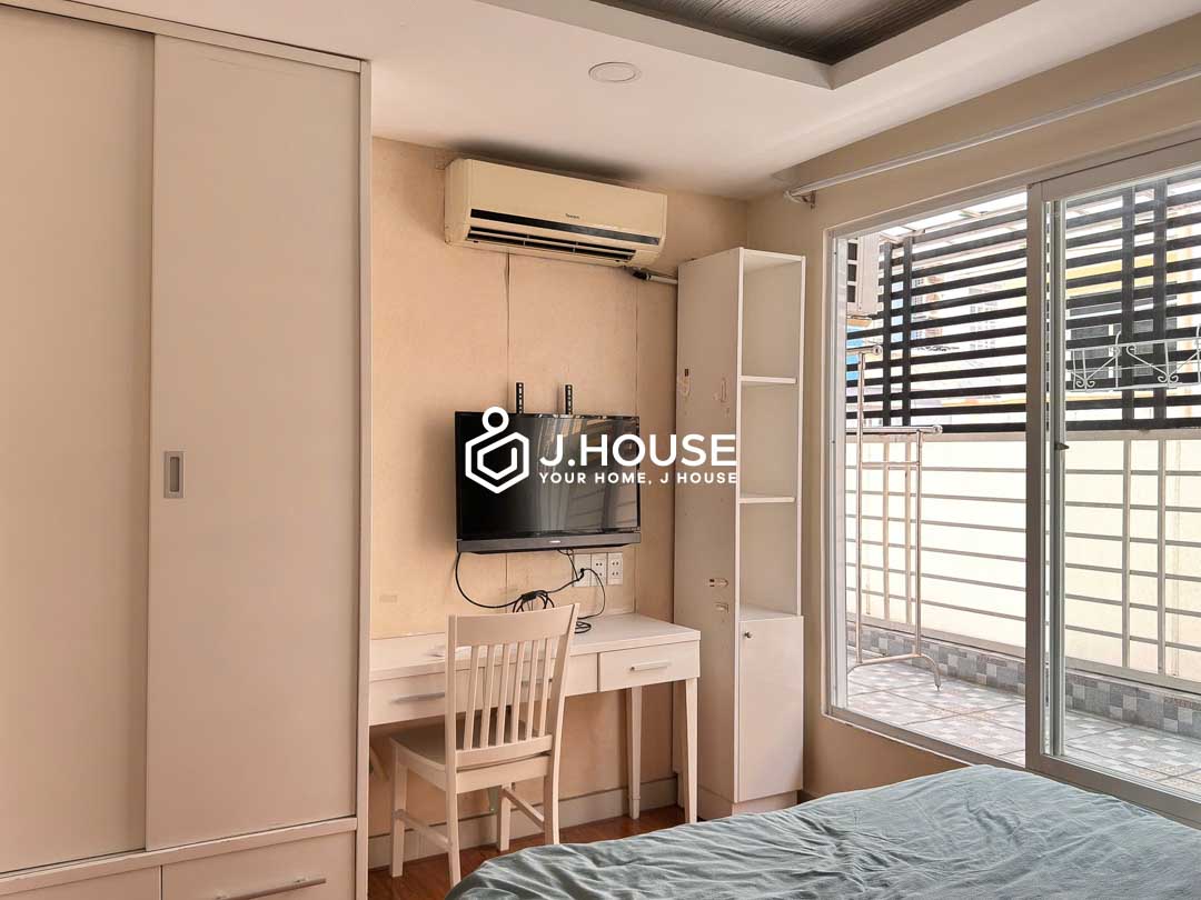 cozy-2br-apartment-for-rent-near-tsn-airport-in-phu-nhuan-at-damara-8