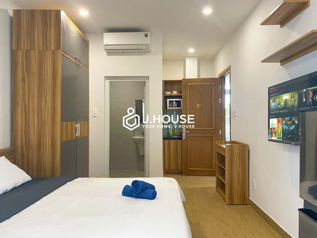 Cozy Studio with Balcony For Rent in District 7, HCMC at Lynh Apartment