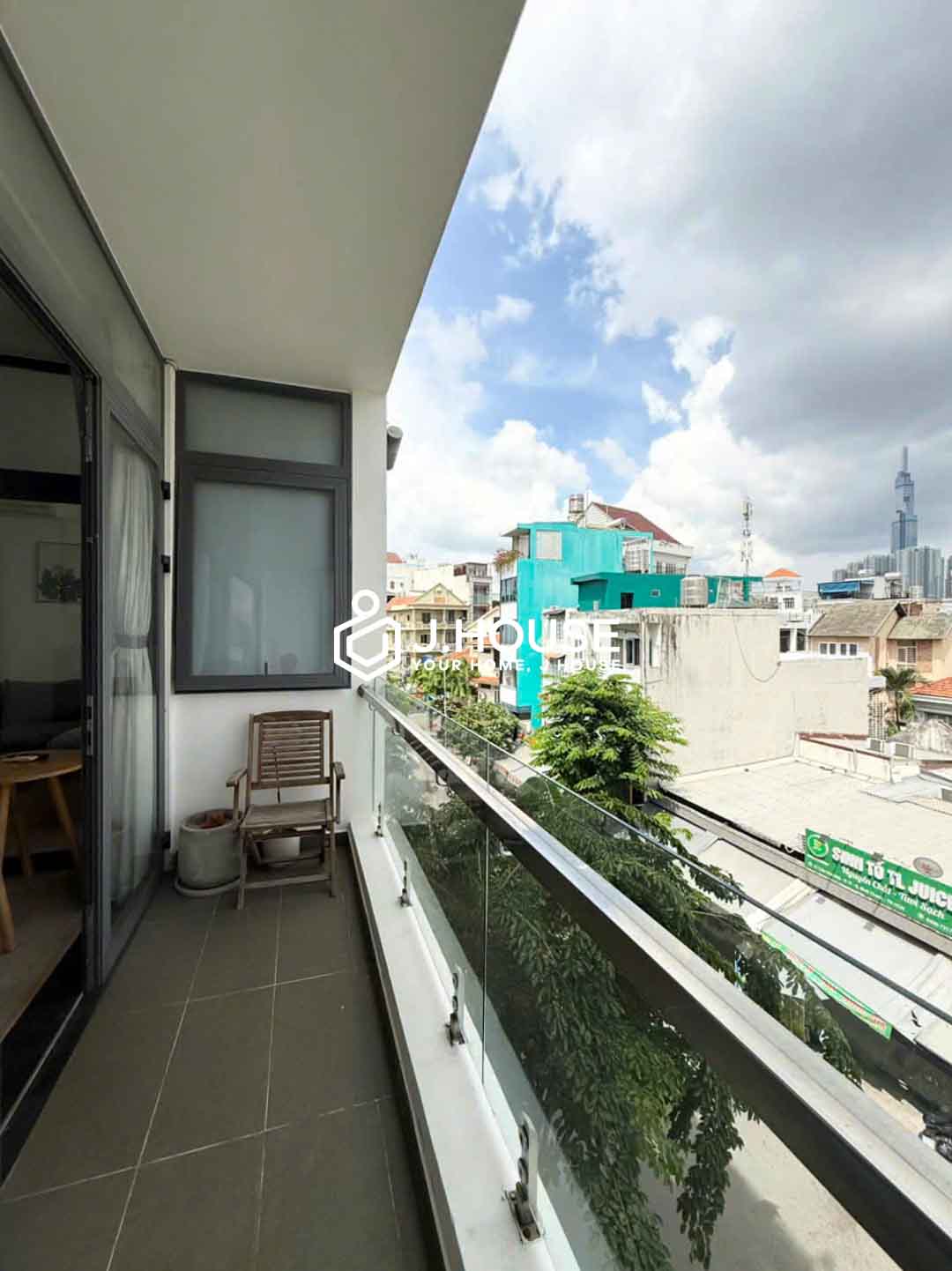 Modern 1-Bedroom Apartment For Rent in Binh Thanh - Damara