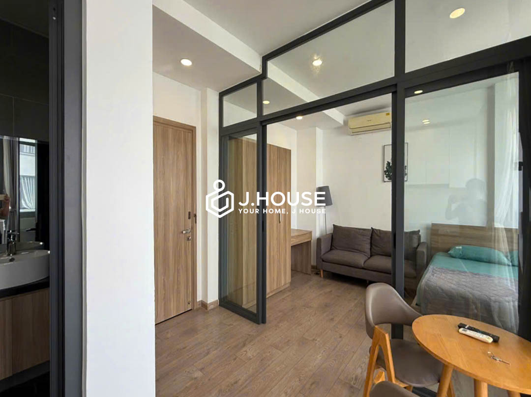 Modern 1-Bedroom Apartment For Rent in Binh Thanh - Damara