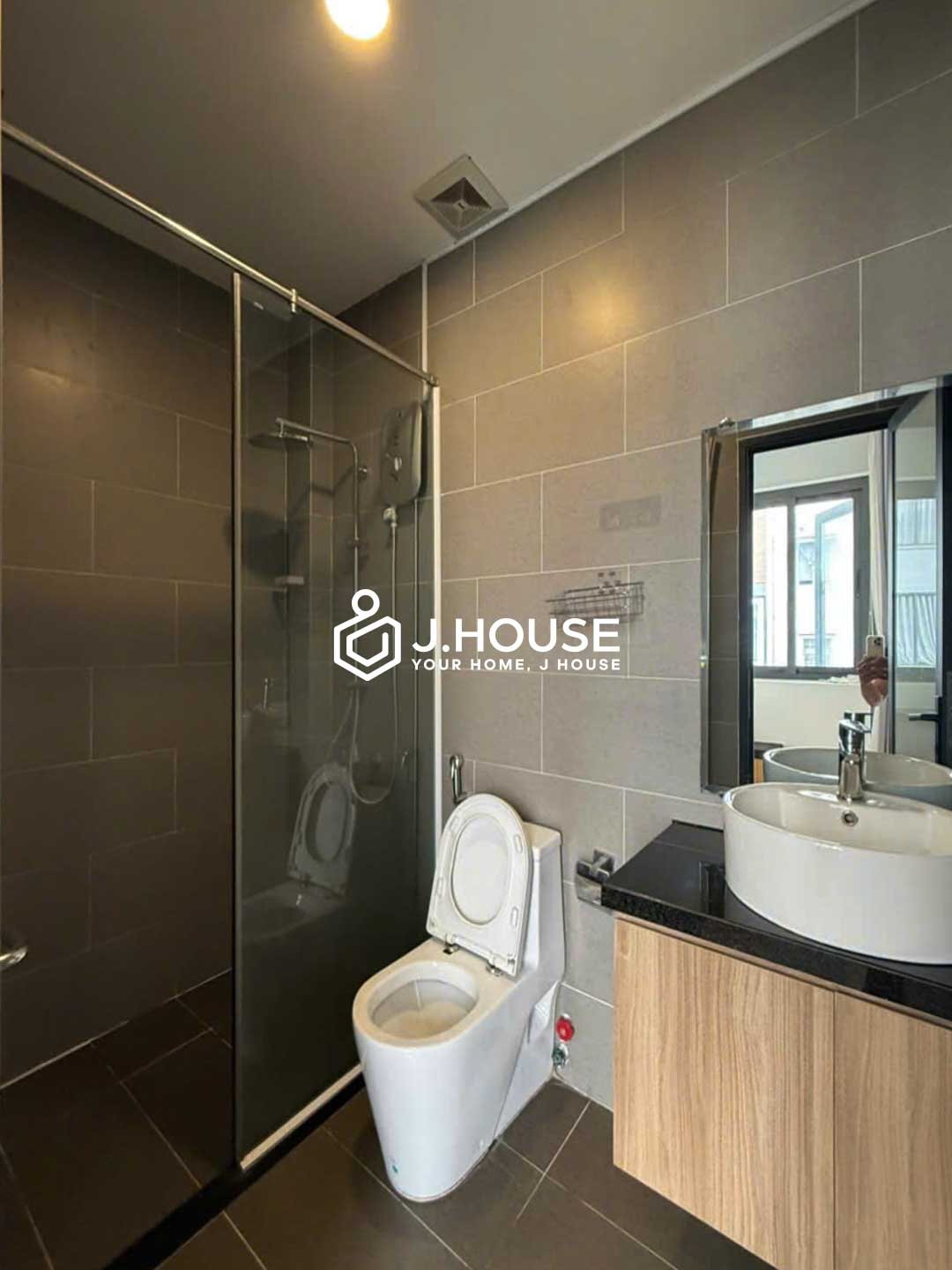 Modern 1-Bedroom Apartment For Rent in Binh Thanh - Damara