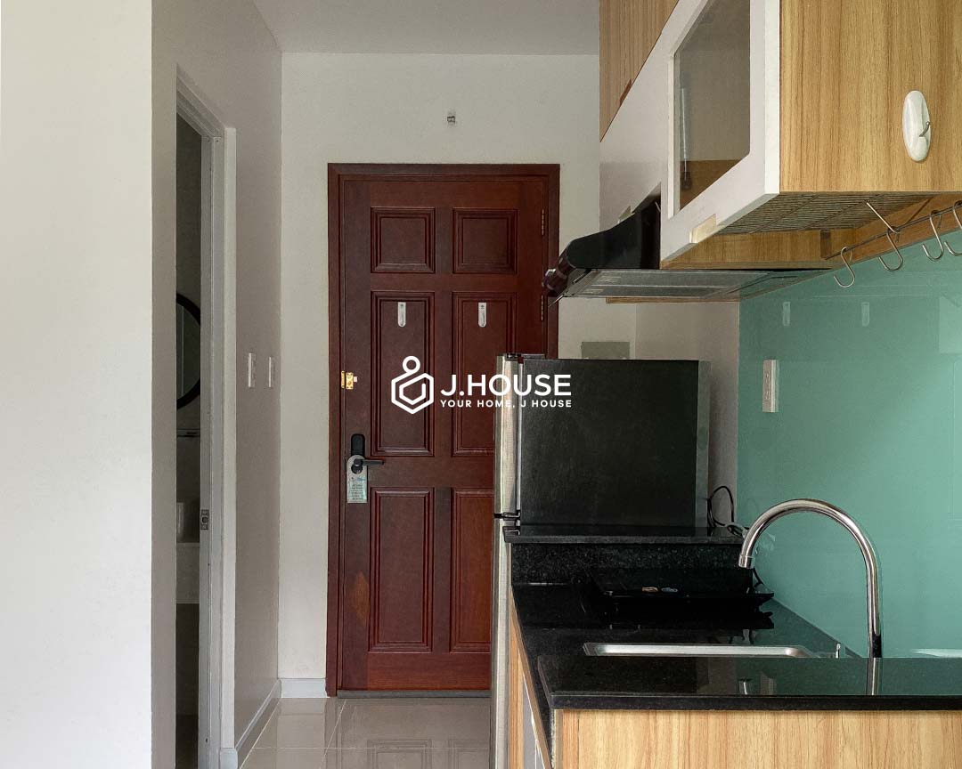 Modern 1BR with Balcony for Rent in Tan Binh District – Lotus Apartment