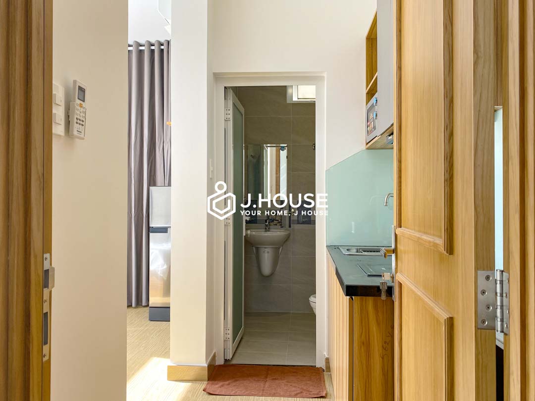 Modern & Bright Studio For Rent in District 7, HCMC - Lynh Apartment