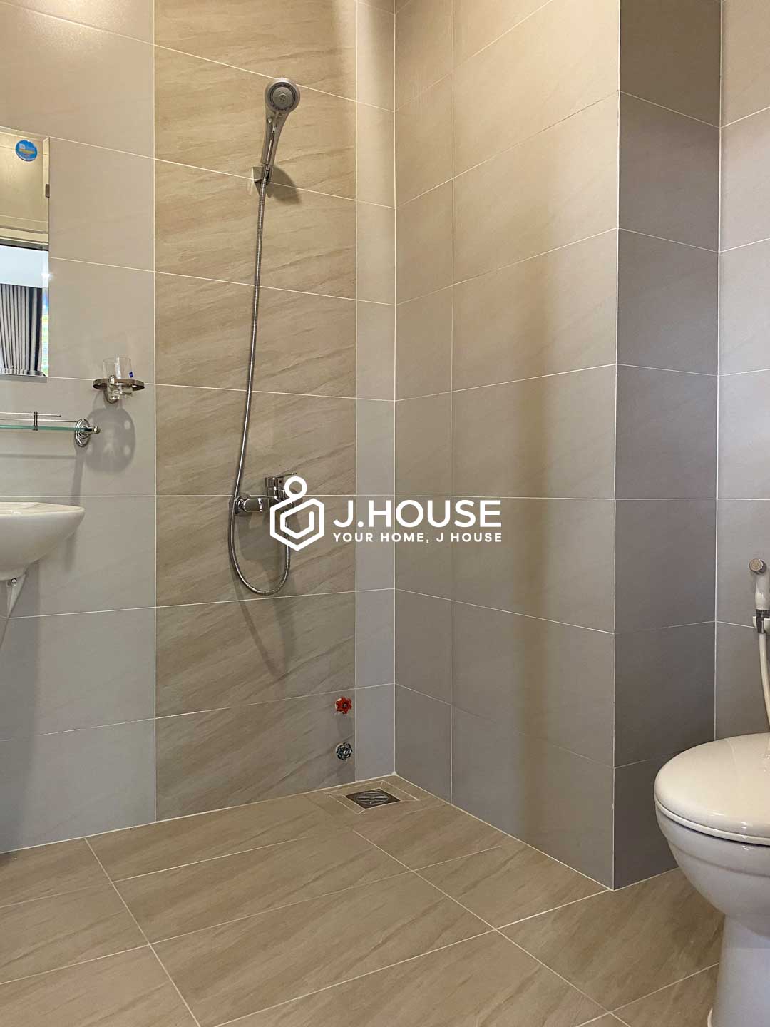 Modern & Bright Studio For Rent in District 7, HCMC - Lynh Apartment