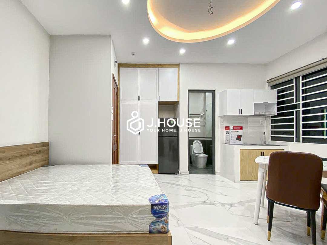 Modern Studio Apartment with Balcony For Rent in District 7 - Joo House