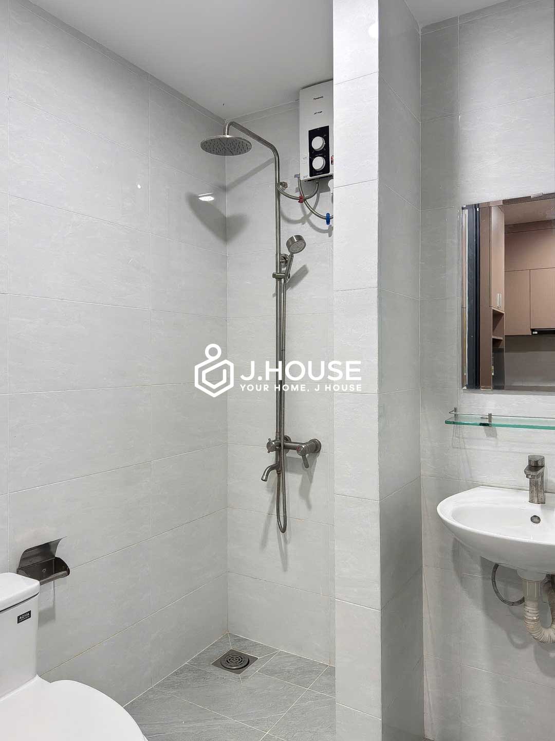 Modern Studio near Hang Xanh intersection, Binh Thanh - Everhome