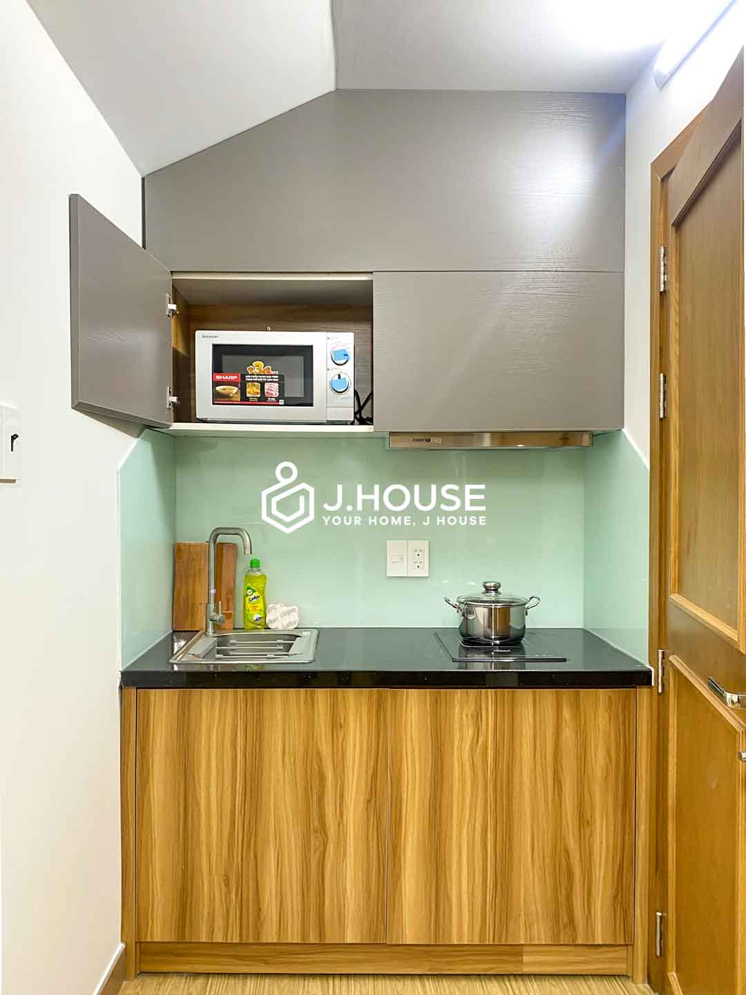 Modern Studio with Arched Window for Rent in District 7 – Lynh Apartment